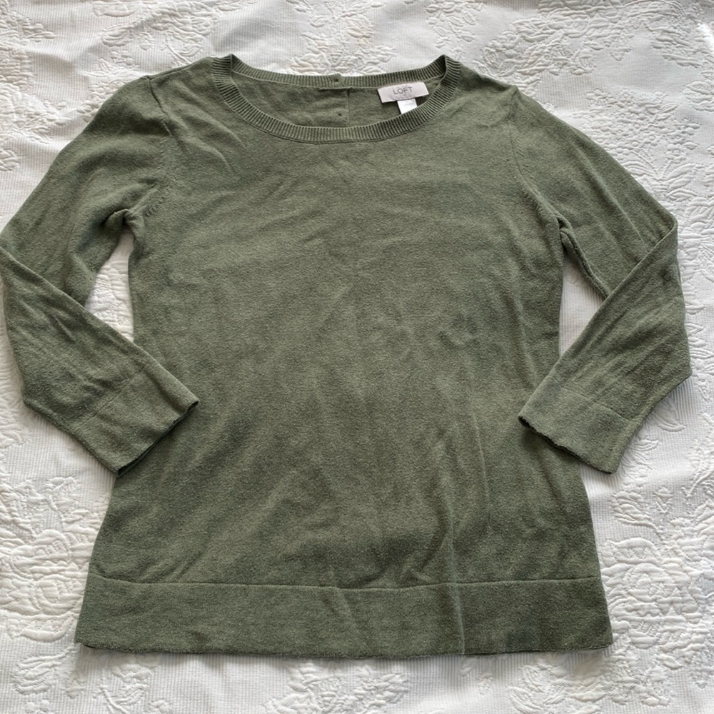 Loft XS Y2K green cotton sweater with buttons on back.